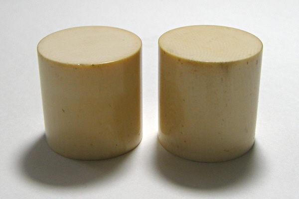 [ Ivory Roller Ends Set ]
